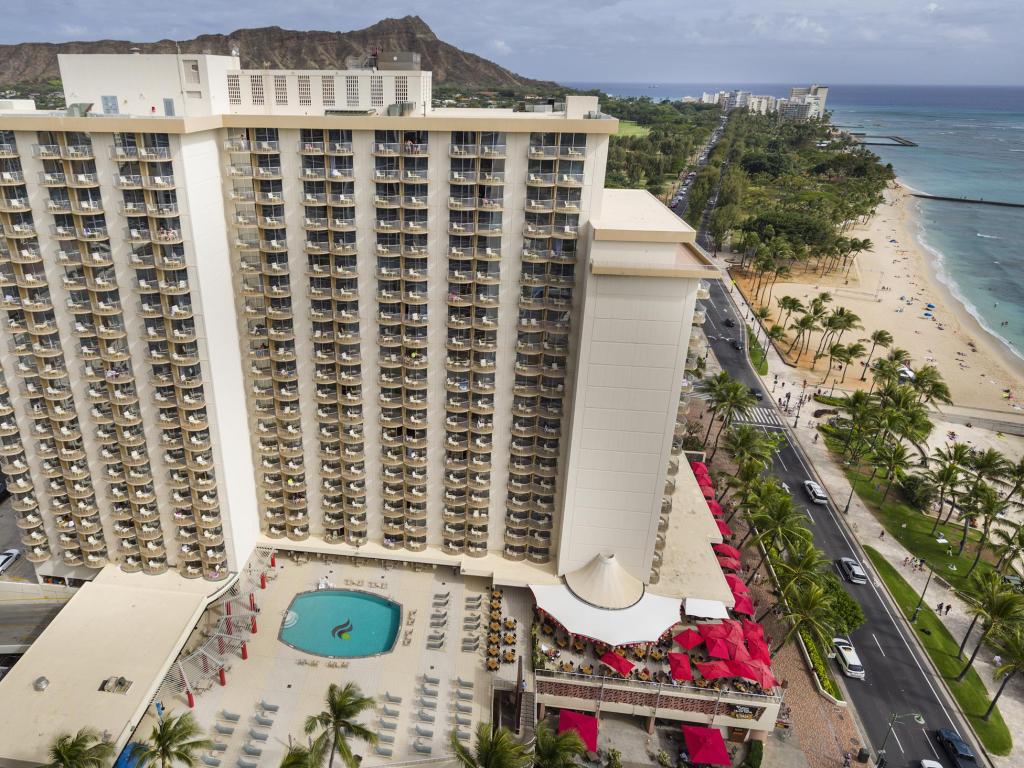 4위 더트윈 핀 호텔 The Twin Fin Hotel